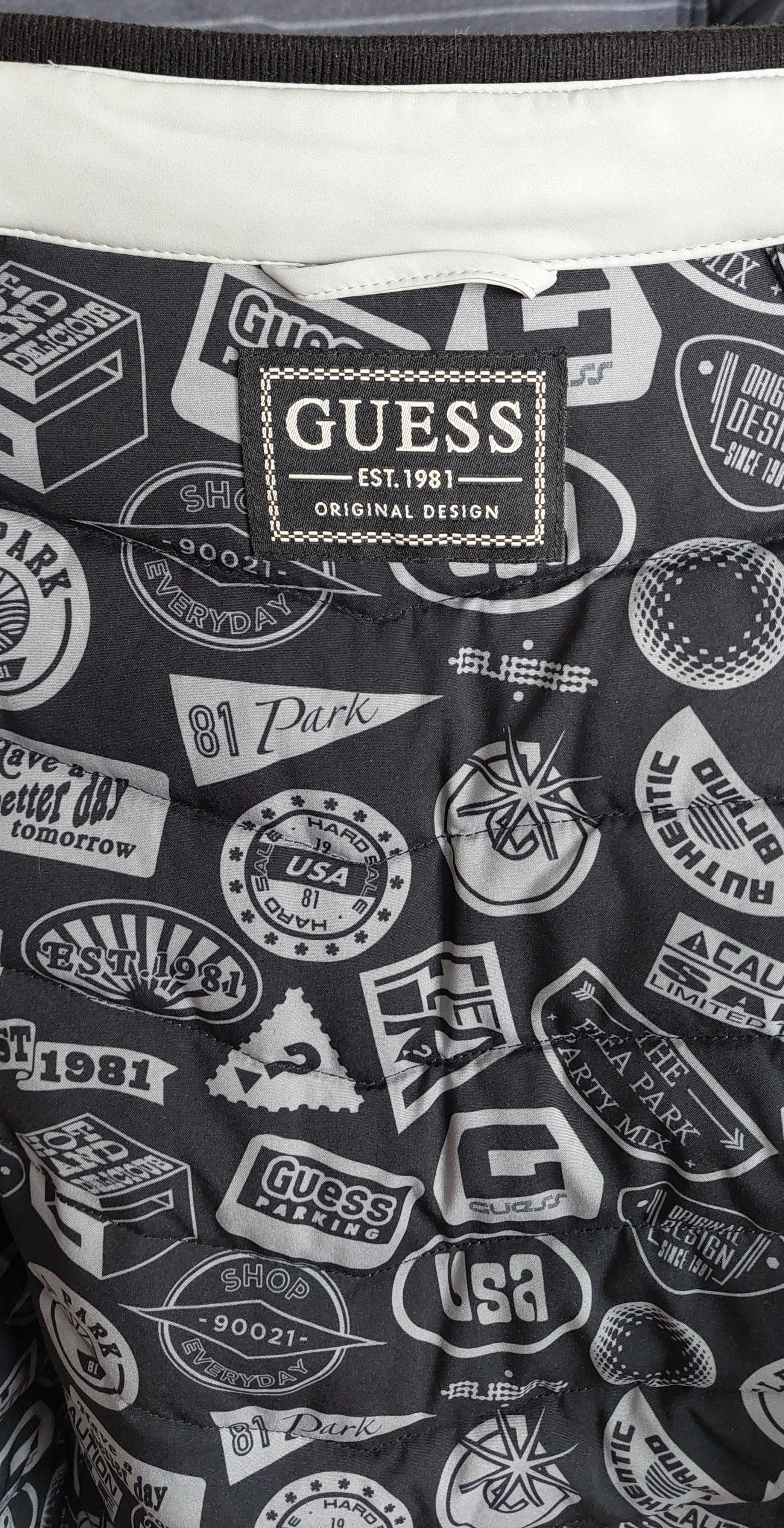 Стилно яке GUESS