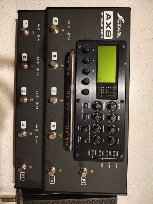Vand procesor chitara Fractal AX8
