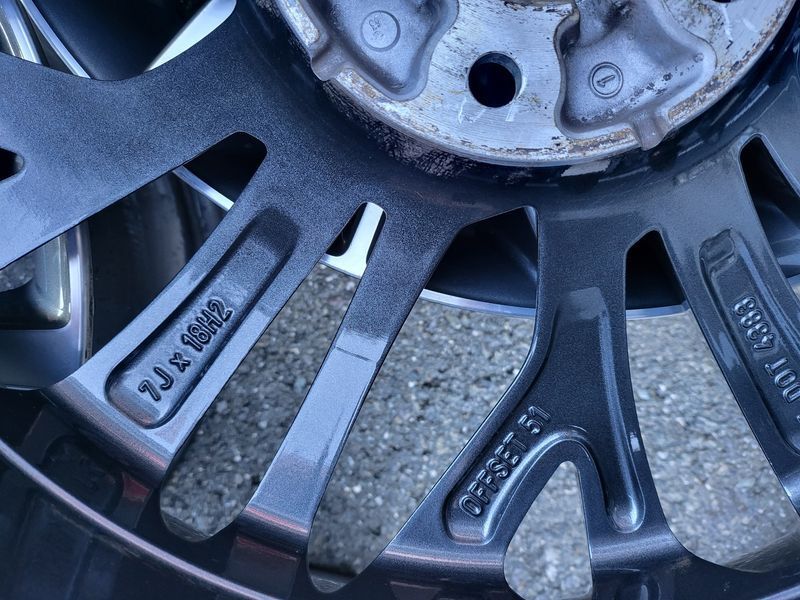 18цола Hyundai 5x114.3 Хюндай 5х114.3 4бр Оригинални