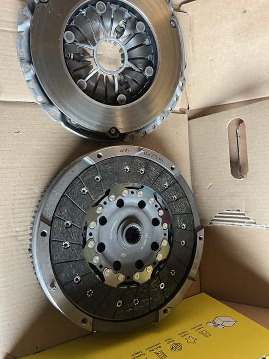 Volanta cu ambreiaj noua 2.0 crdi hyundai tucson 4x4 6 trepte euro 4