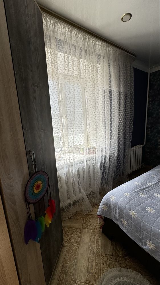 Продам двуспальнюю кровать с матрасом