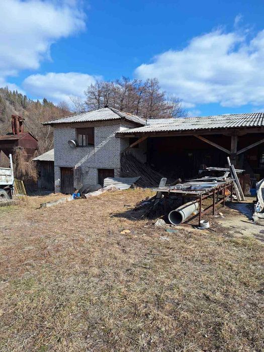 Продавам дърводелска работилница