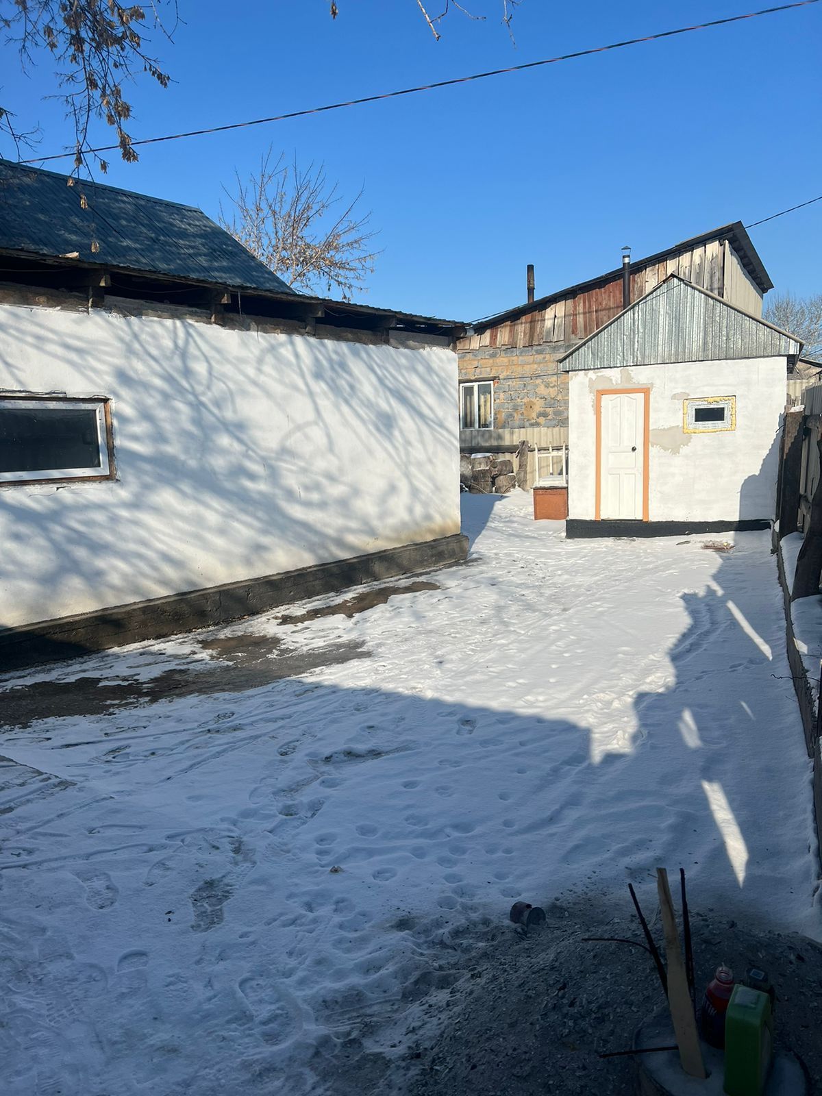 Продам отдельный дом 10-кирпичным