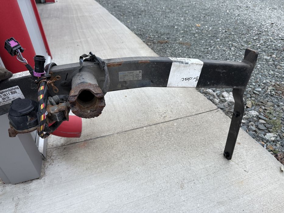 ОРИГИНАЛЕН Сваляем Се Теглич за -VW TOURAN 1T1/1T2/1T3 2003г-2015г-