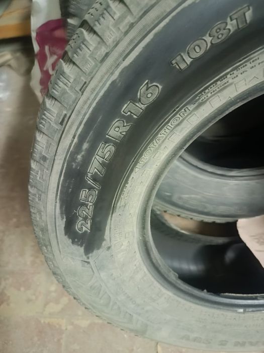 Продам резину зимнюю шипован б/уную