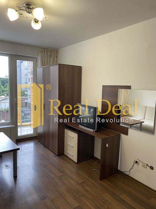 Дава се под наем Едностаен апартамент в София, Център - 30 кв.м за 325 € - Снимка #1