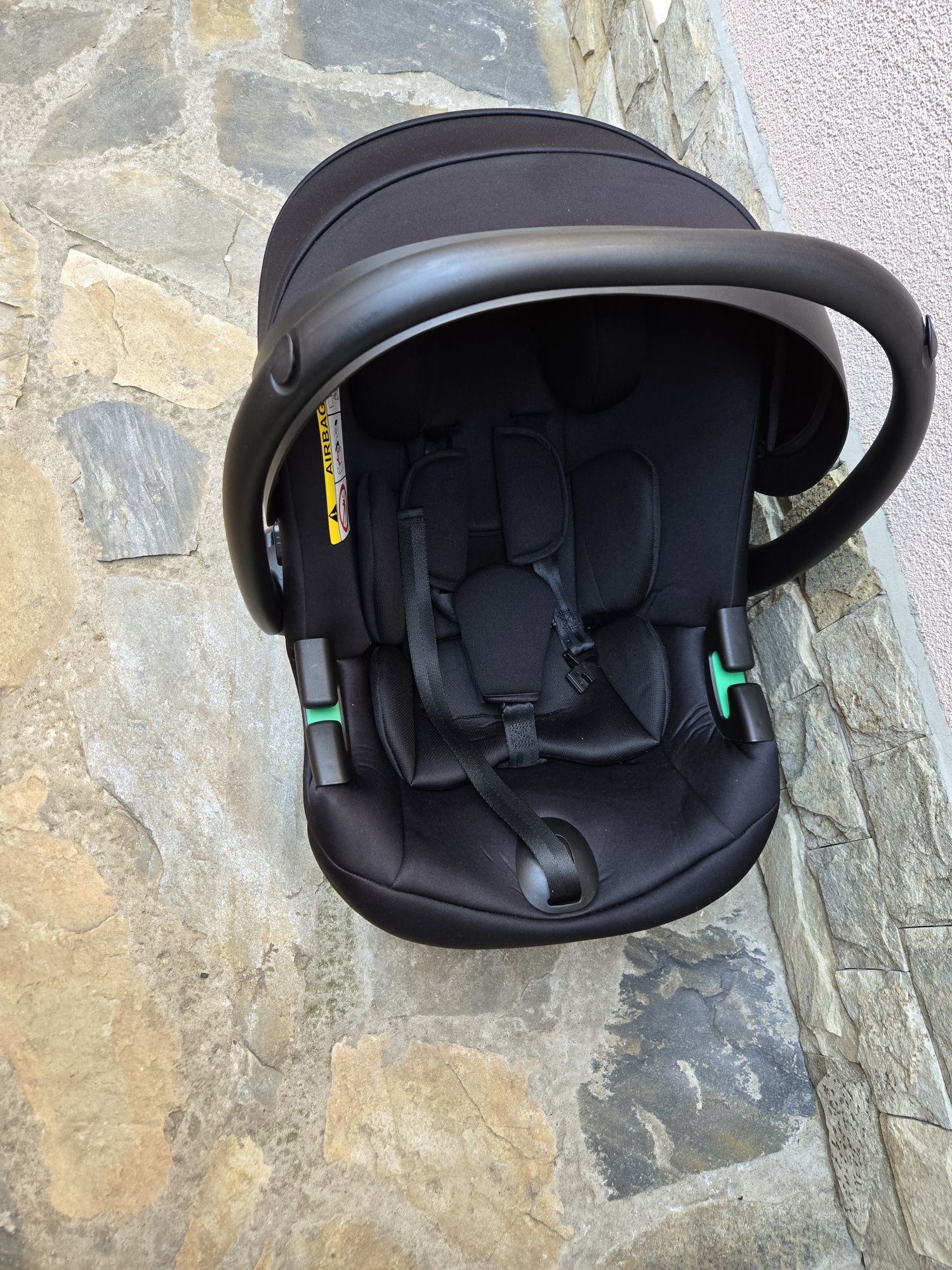 i-Prime Black Стол за кола i-SIZE (40-87 см)
Стол за кола i-SIZE (40-8