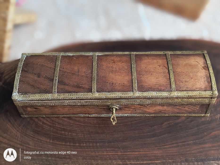 Cutie vintage lemn masiv pentru pensule