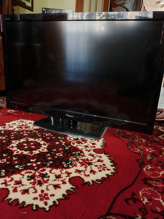 Продаётся ТВ (не смарт) 42" Hisense