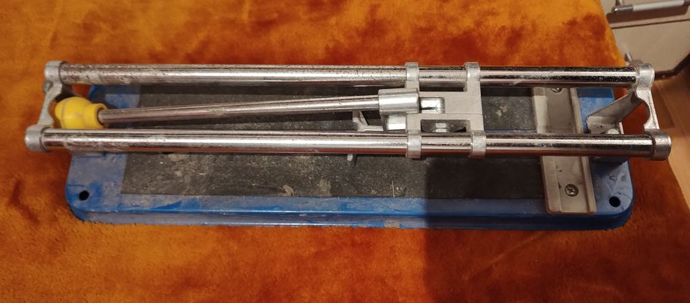 Mașină de tăiat gresia