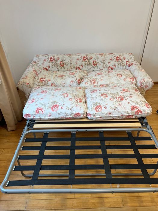 Canapea extensibila IKEA