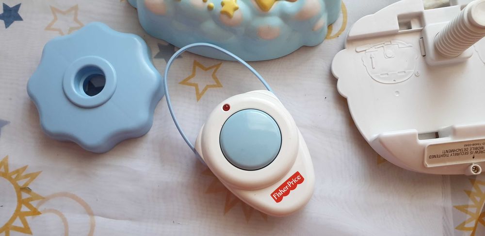 Carusel pentru bebe Fisher Price cu proiectie si telecomanda