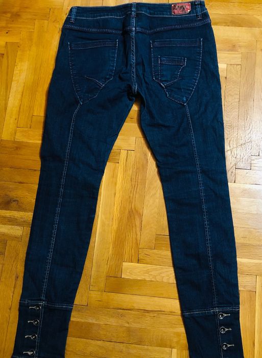 продавам дънки,спортни панталони