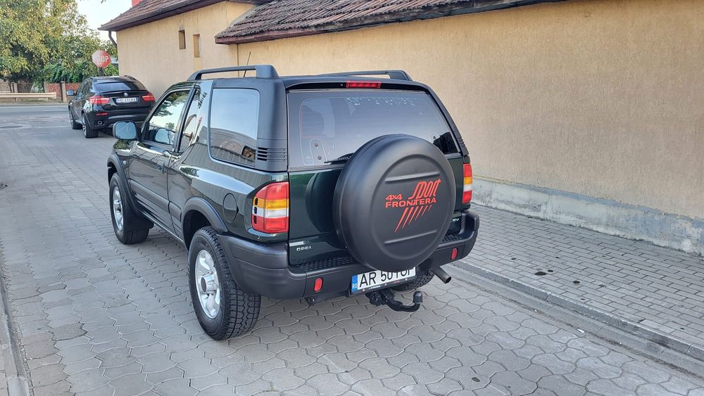 Vând Opel frontera 4X4cu acte la zi motor 2,2 diesel impecabil [OFER F