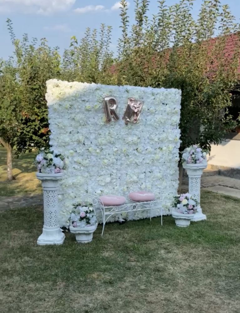 Inchiriez aranjament floral,panou floral pentru nunta,botez,zi nastere