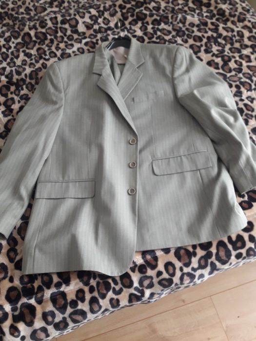 Vand costum barbatesc marimea 58 culoare verzui spre grii