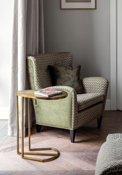 Кресло мягкое для дома или кофейни