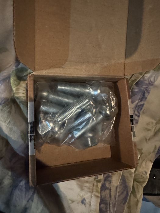 Новые колесные болты M14x1.5 длина 40мм