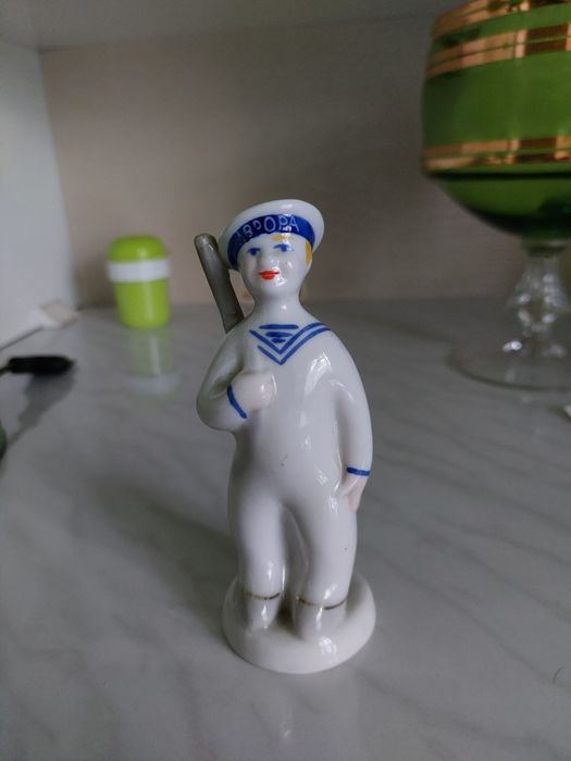 Продаётся статуэтка