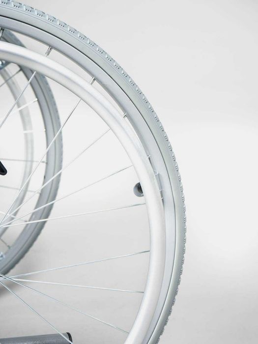 Инвалидная коляска механическая ручным управлением для взрослых