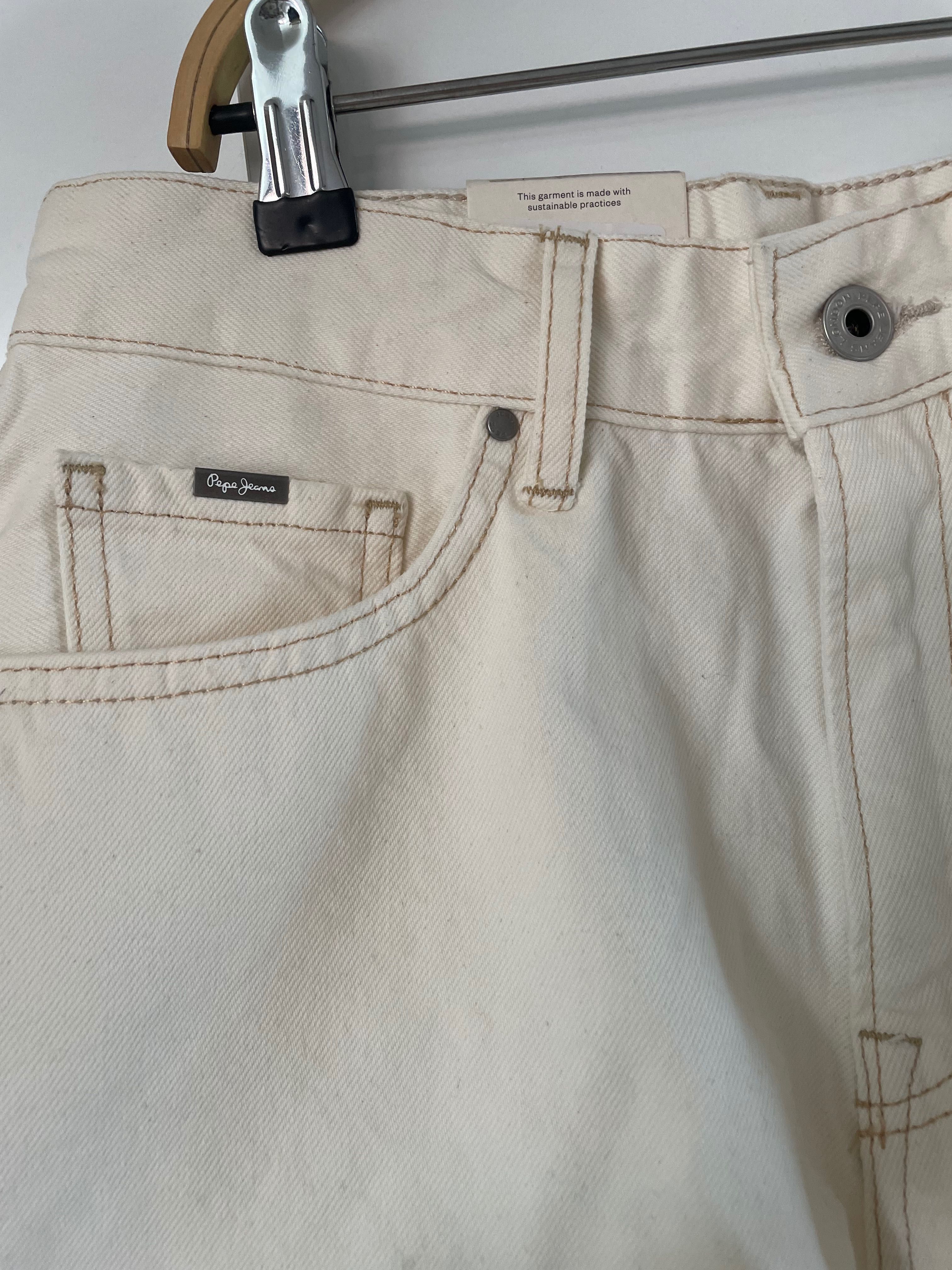 Нови, с етикет Pepe Jeans, къс дънков панталон, р.27