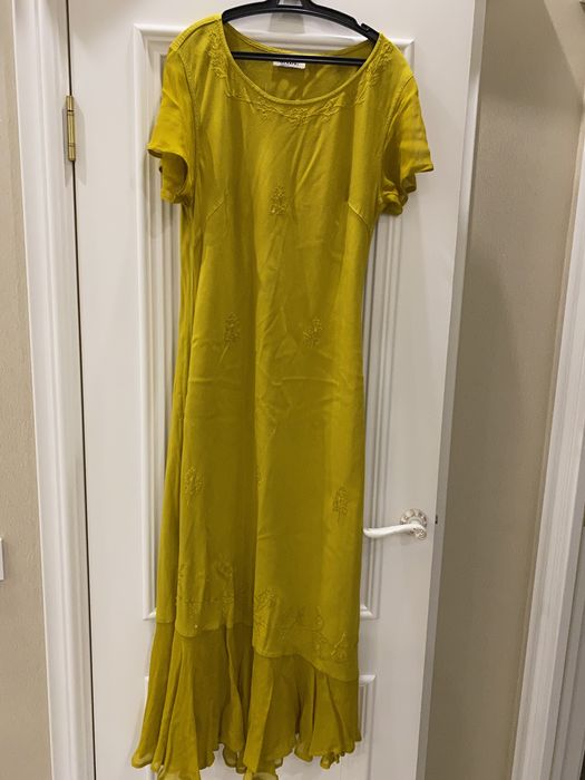 Продам платье женское размер 48