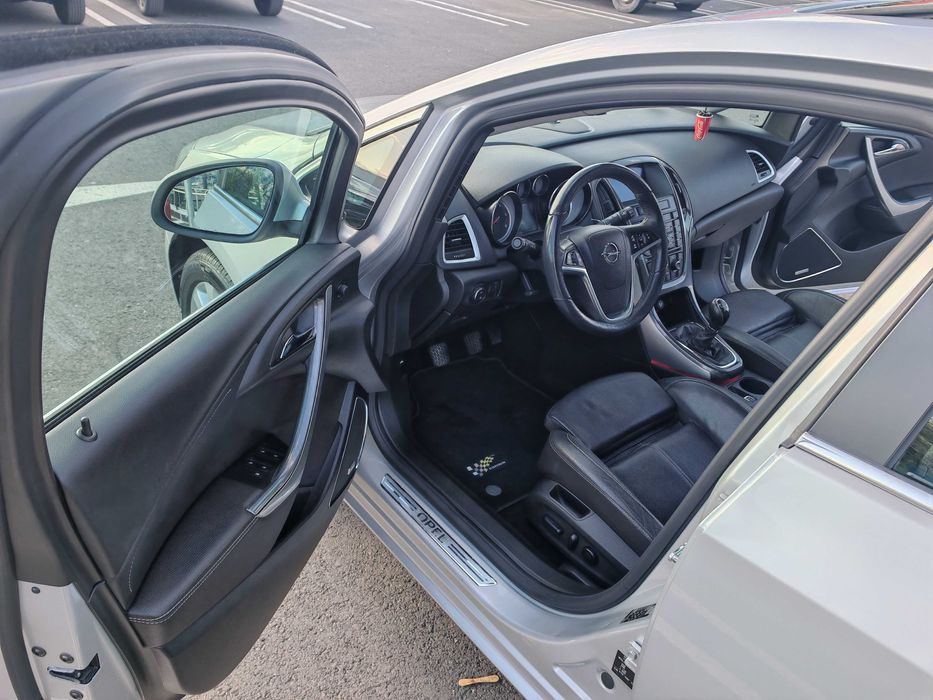 Opel Astra J Hatchback facelift