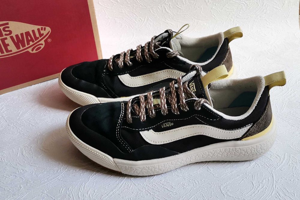 Adidasi sneakers baieti VANS Ultrarange Exo marime 36 23cm piele negri