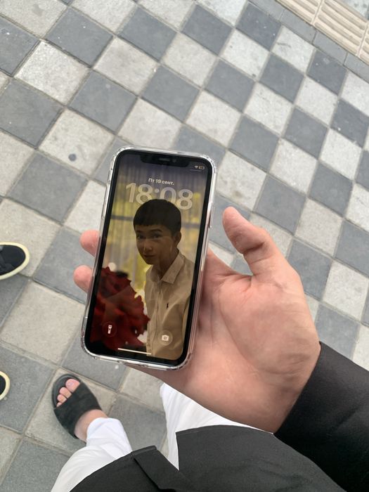 Iphone 11 qora  ideal