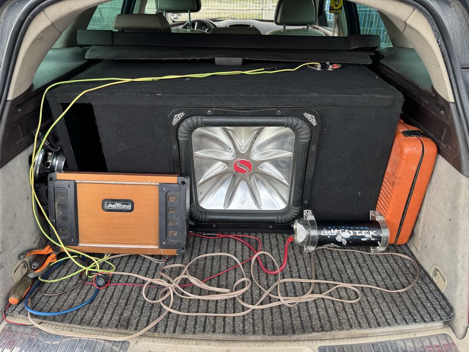 Kicker solo 15 със стъпало и кабели