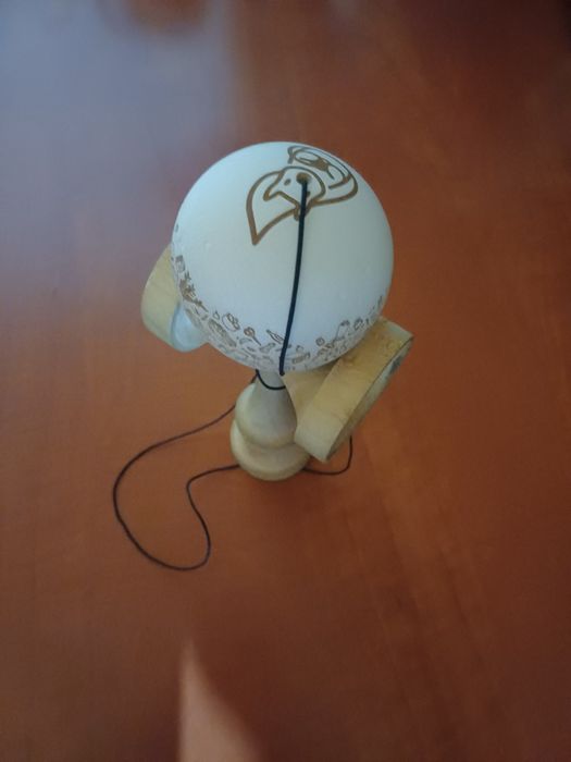 Kendama cu Tama miguel x Answer Shape ken