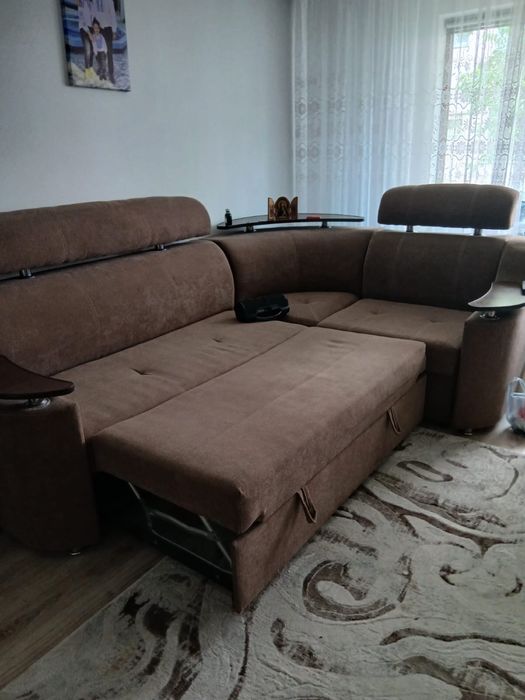 Coltar extensibil pe partea dreapta