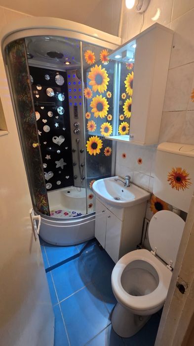 Apartament cu 3 camere de închiriat