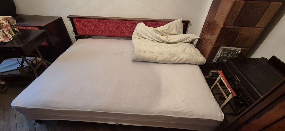 Canapea de dormit din lemn