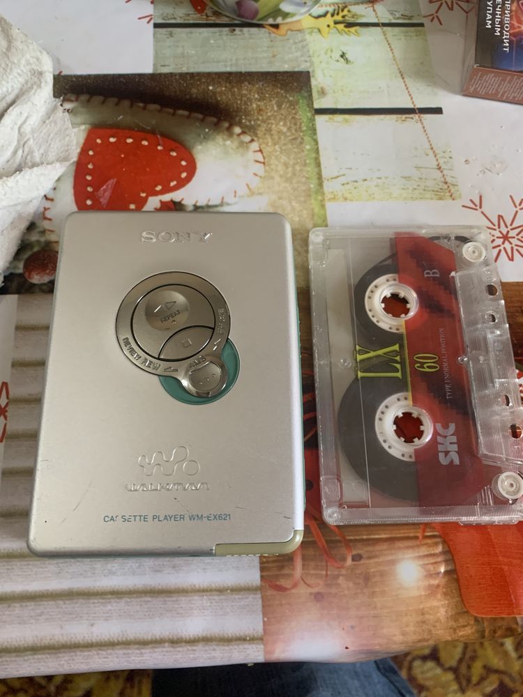 Продам кассетный плеер sony