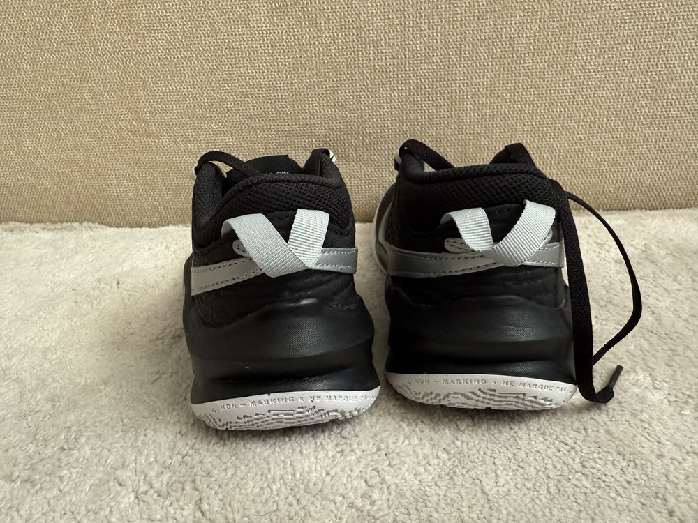 Маратонки NIKE Дамски/ детски Nike Team Hustle, номер 37,5