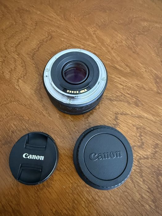 Obiectiv Canon EF 50 mm f1.8   STM în stare nouă