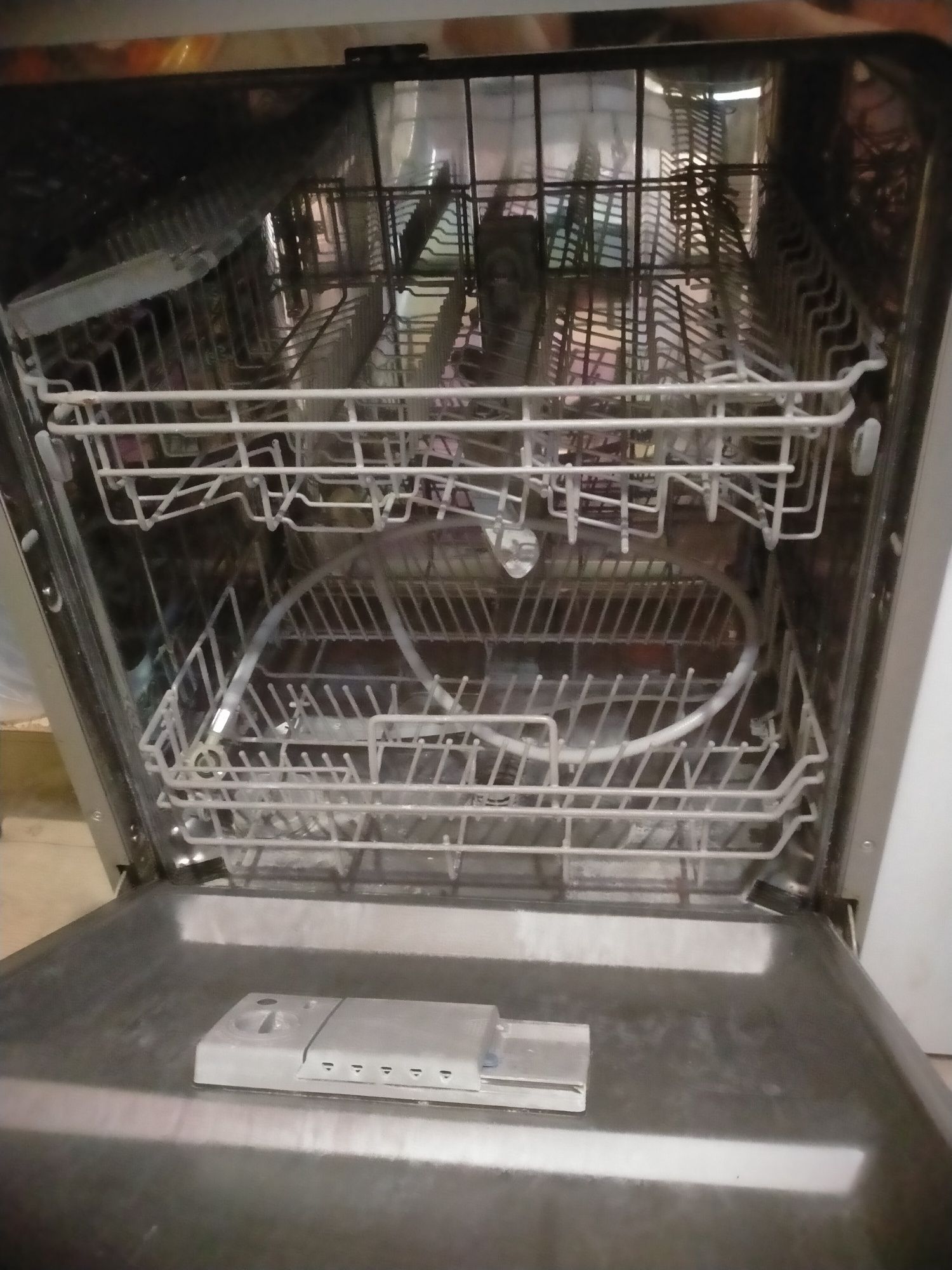 Посудомойчная машинка