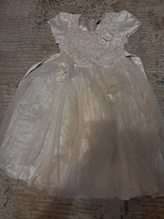 Продам платье на девочку