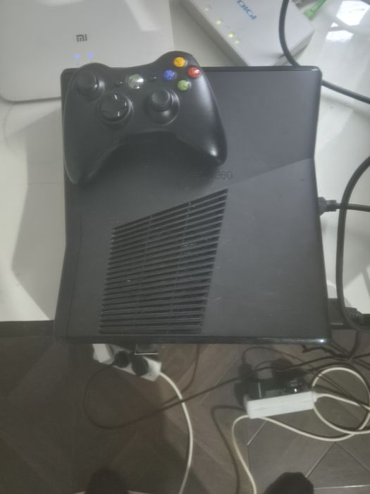 Vând Xbox 360 Stare Foarte Bună
