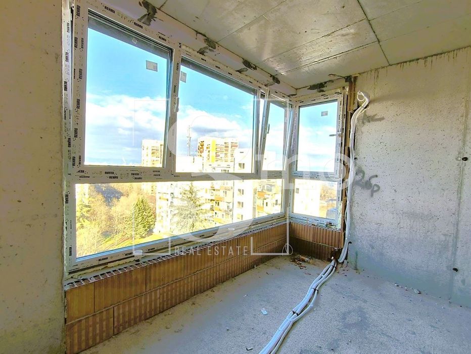 Продава се Четиристаен апартамент в София, Люлин 5 - 139 кв.м за 1554 €/кв.м - Снимка #3