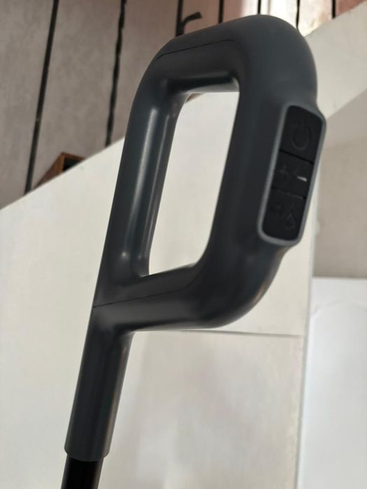 Продам пылесос Le Bot Y20