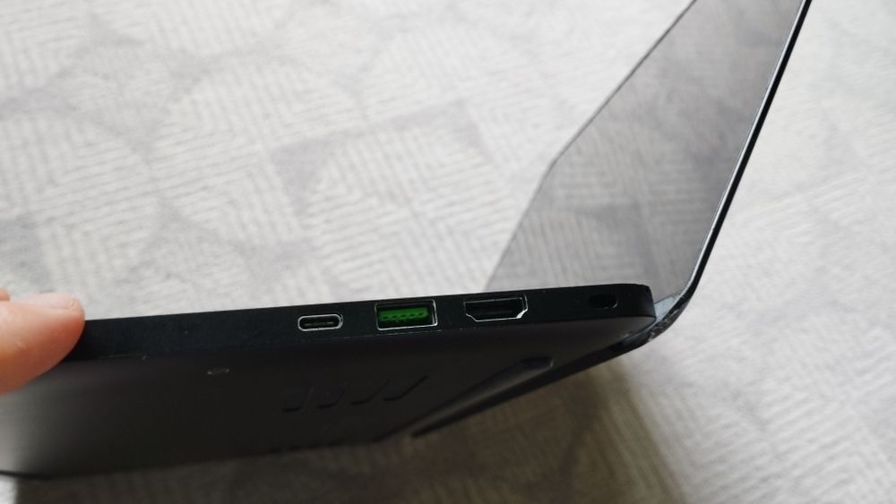 Razer blade 14" din 2016, i7 ; 16 gb ram; GPU 960/970 2gb
