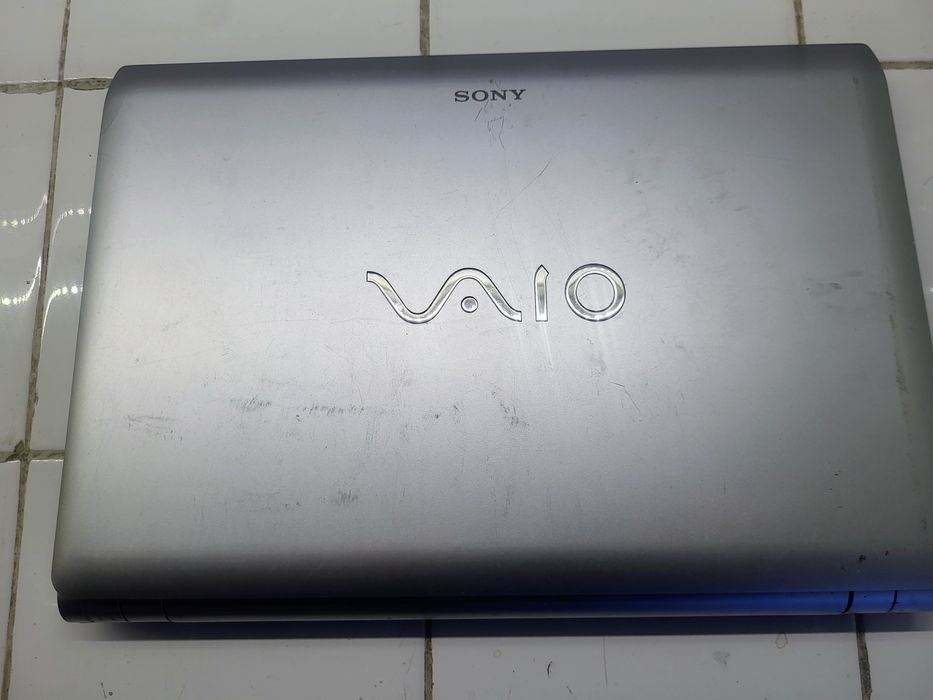 Продавам лаптоп Sony Vaio model PCG-3131M