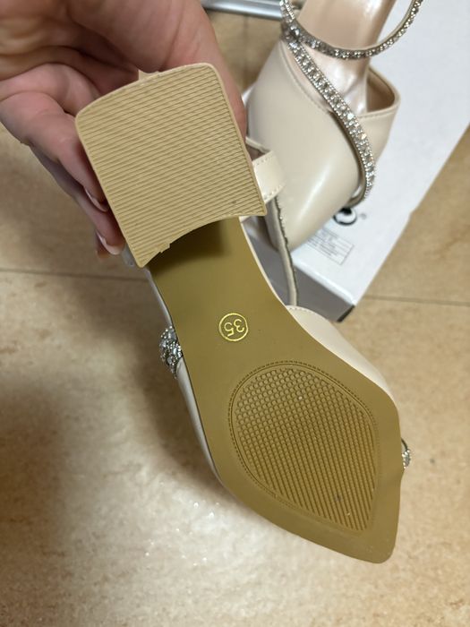 Официални обувки, бежов цвят