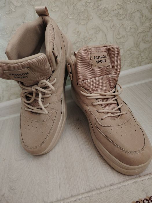 Кроссовка новый 44раз