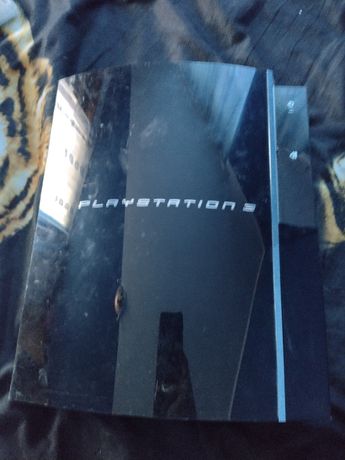 Vând PlayStation 3 cu jocuri