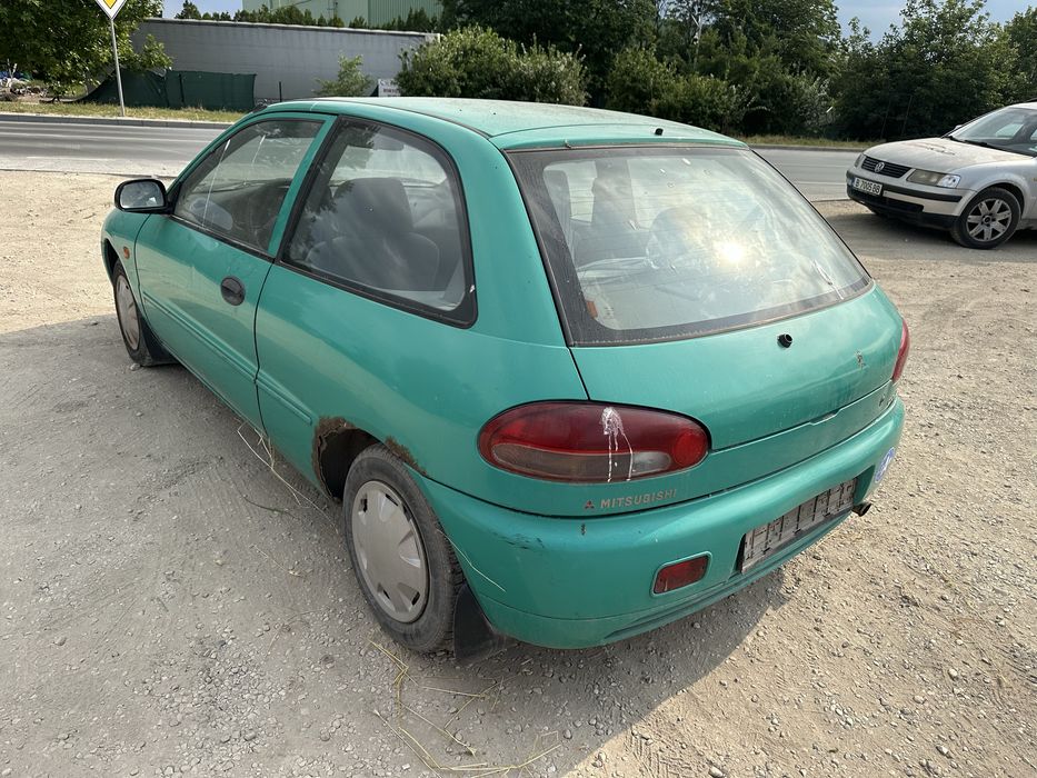 Митсубиши Колт 1.3i - На Части!!!
