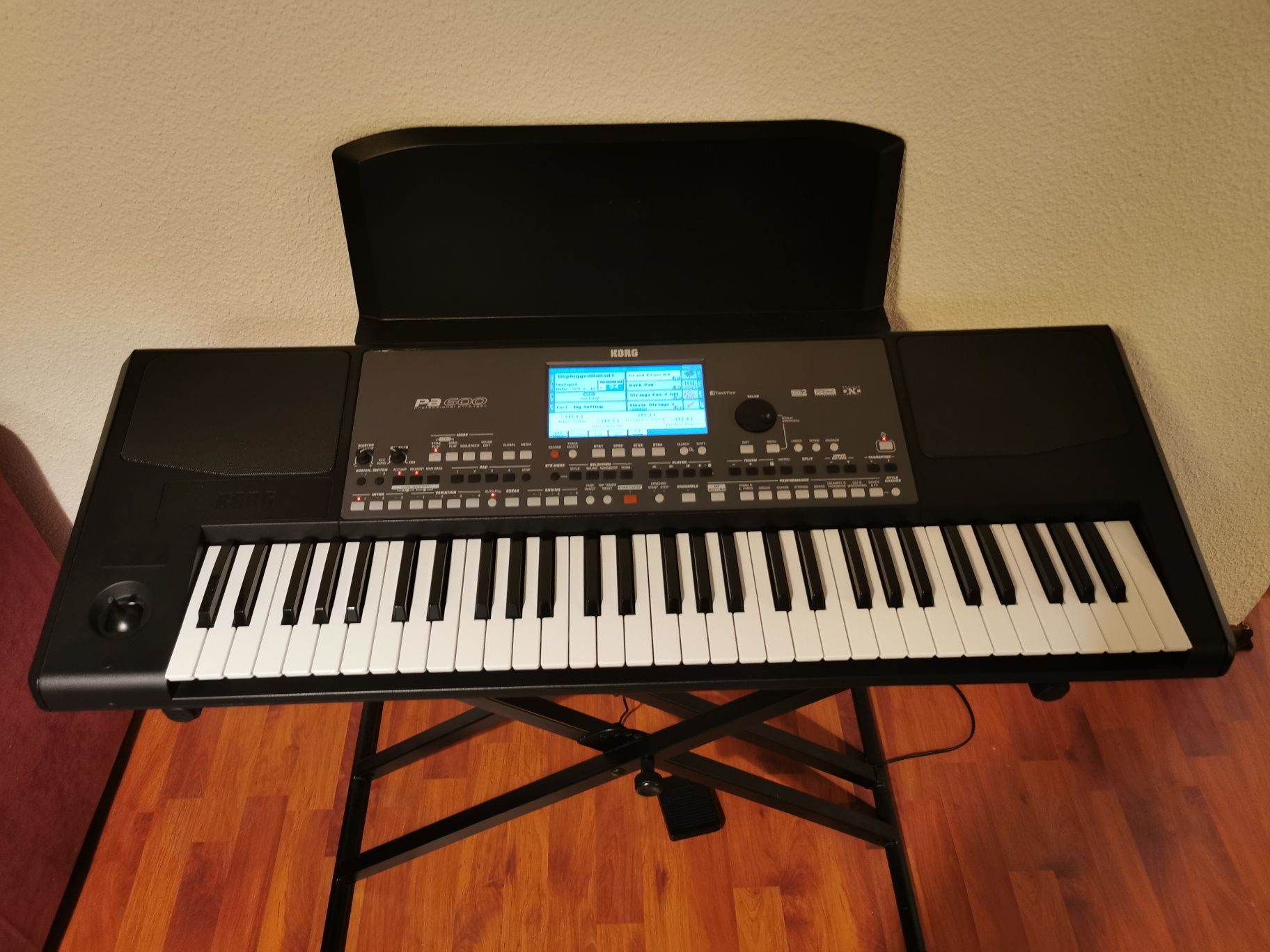 Korg PA600 ca nou