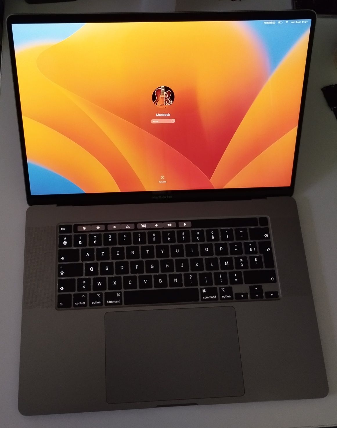 MacBook Pro 16-inch 2019  1TB memorie interna